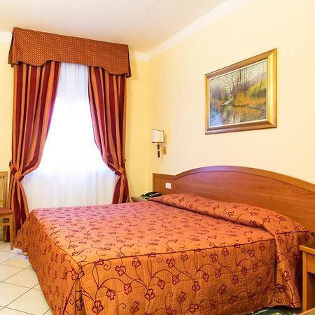 Hotel Ristorante Paladini Carisio Luaran gambar