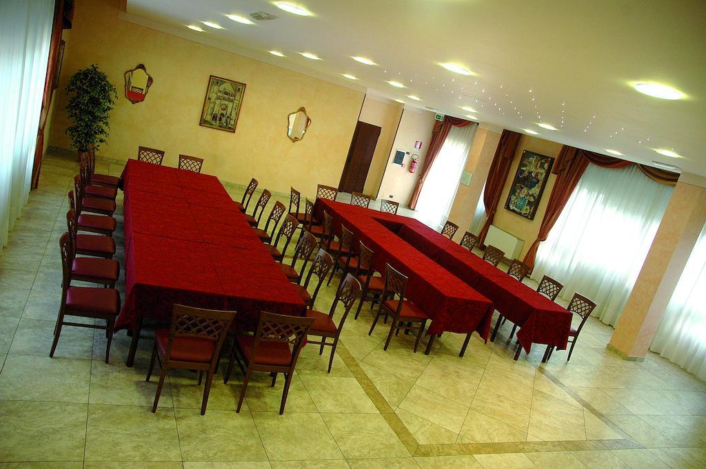 Hotel Ristorante Paladini Carisio Luaran gambar