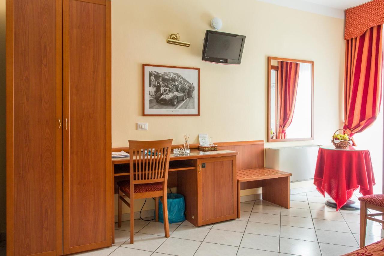 Hotel Ristorante Paladini Carisio Luaran gambar