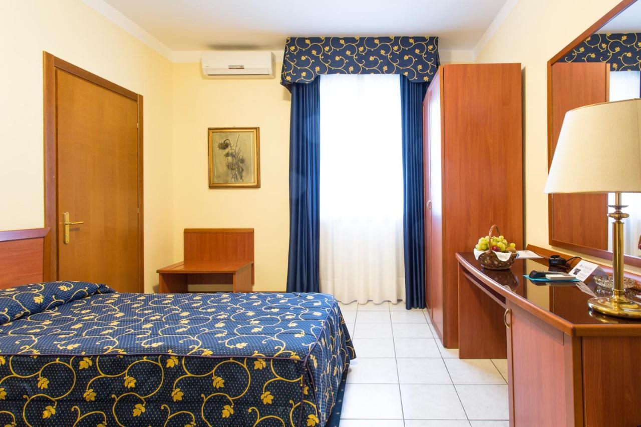Hotel Ristorante Paladini Carisio Luaran gambar