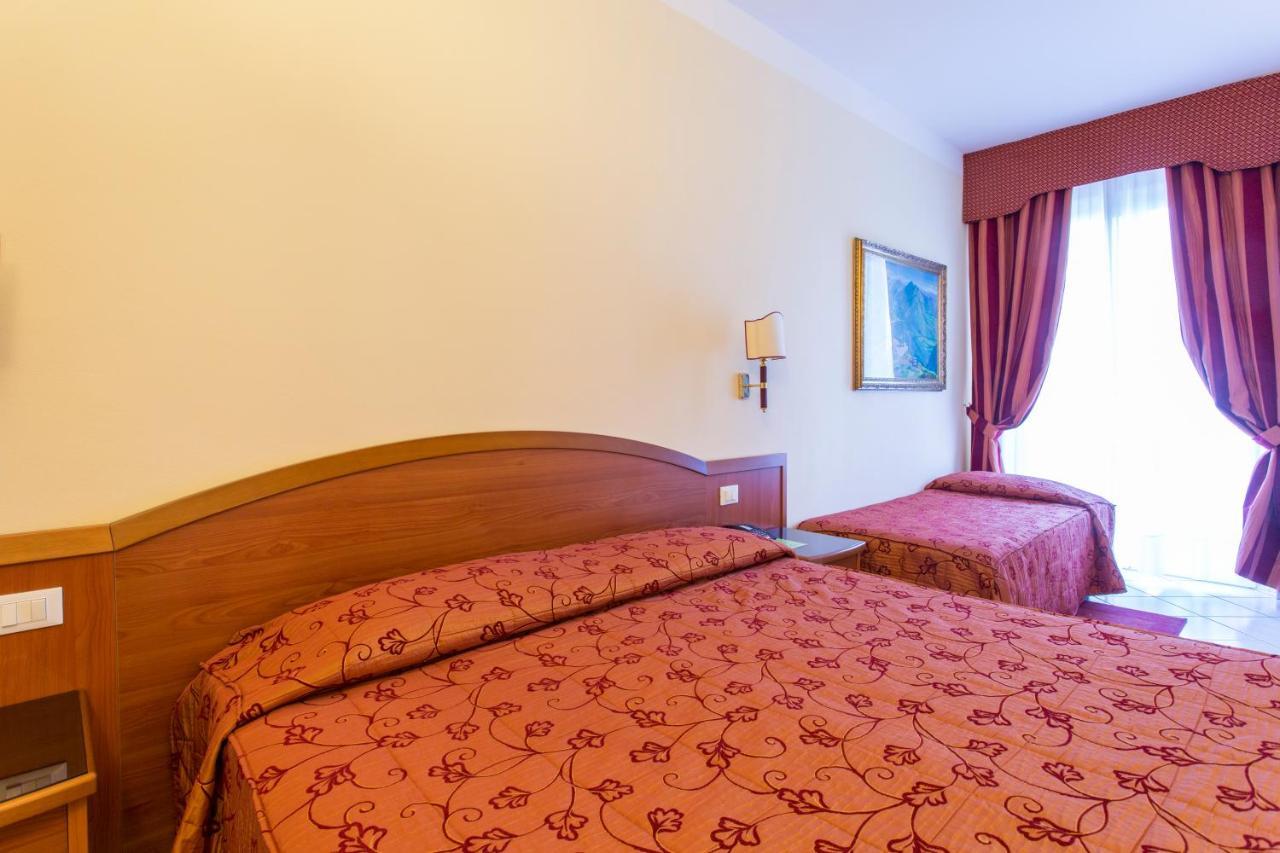 Hotel Ristorante Paladini Carisio Luaran gambar