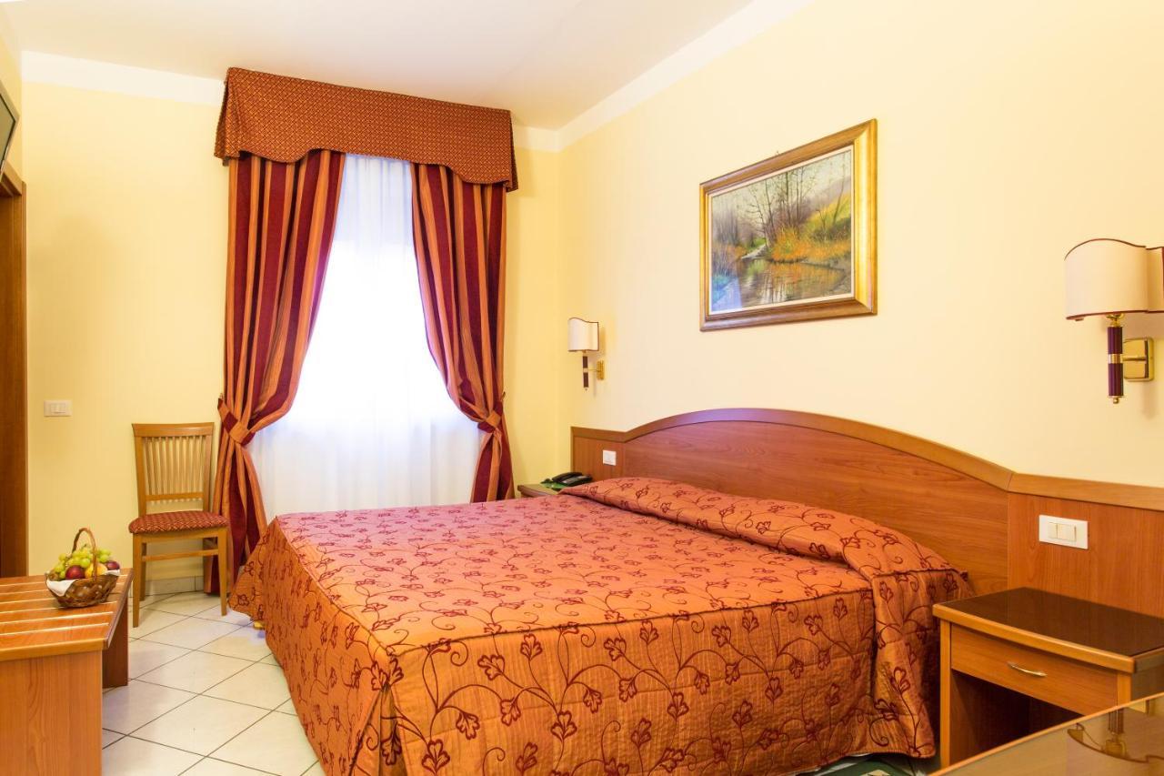 Hotel Ristorante Paladini Carisio Luaran gambar