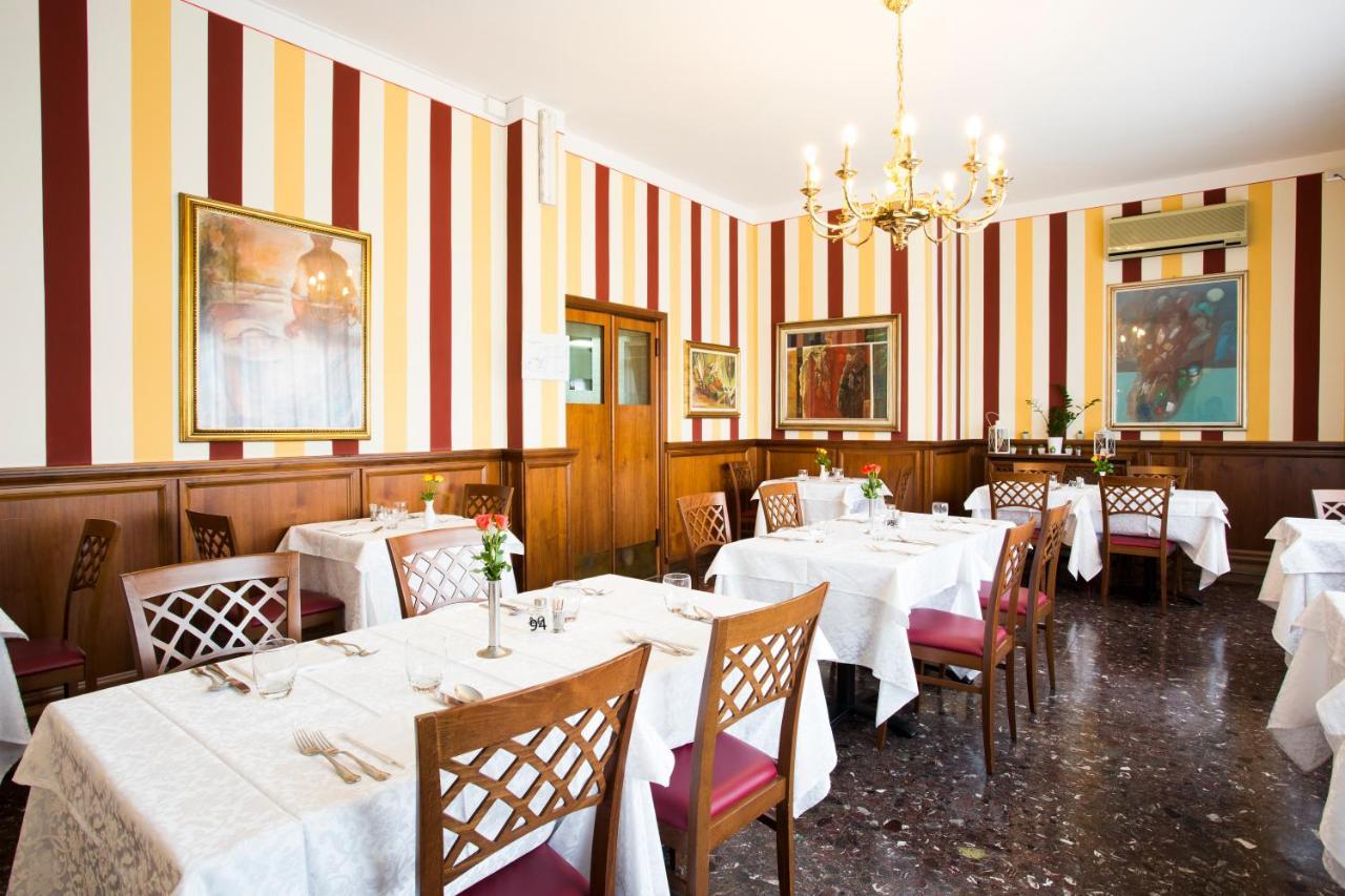 Hotel Ristorante Paladini Carisio Luaran gambar